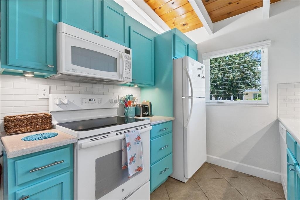 6006 Midnight Pass Road - Photo 14
