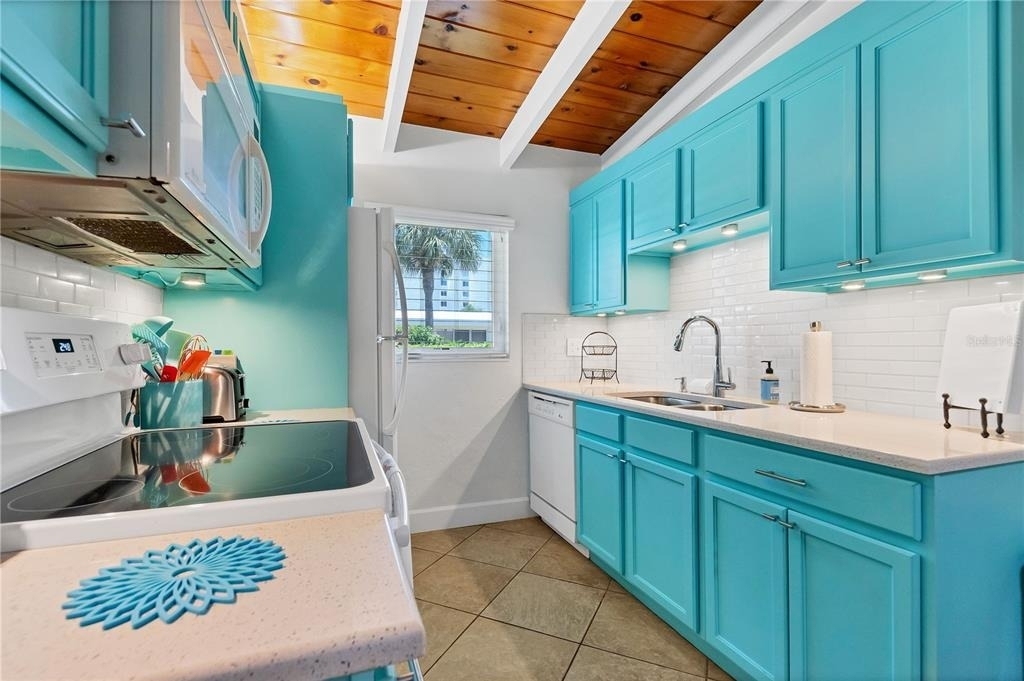 6006 Midnight Pass Road - Photo 12