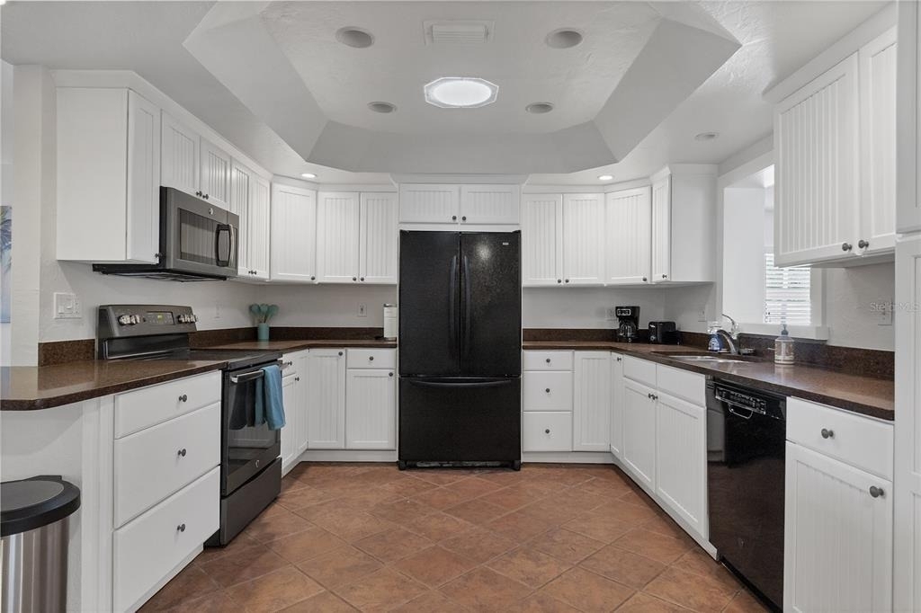 2469 Waldemere Street - Photo 11