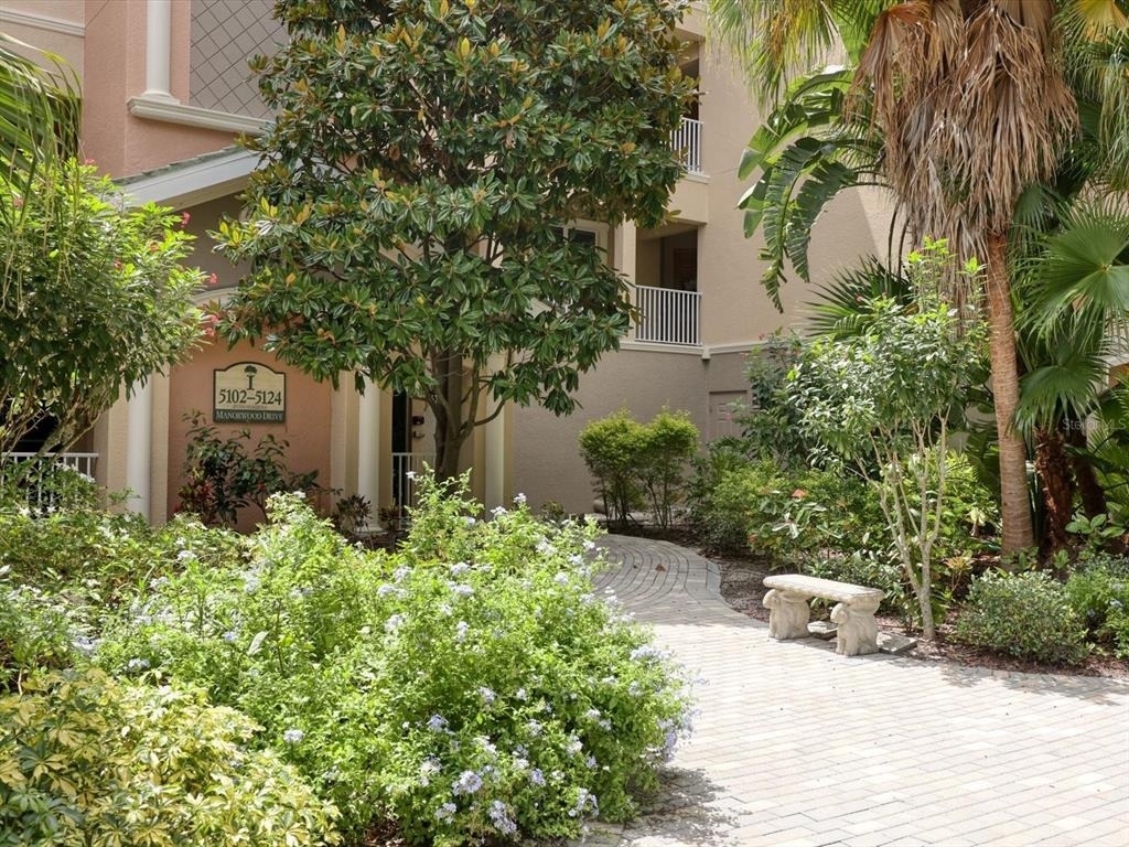 5122 Manorwood Drive - Photo 3