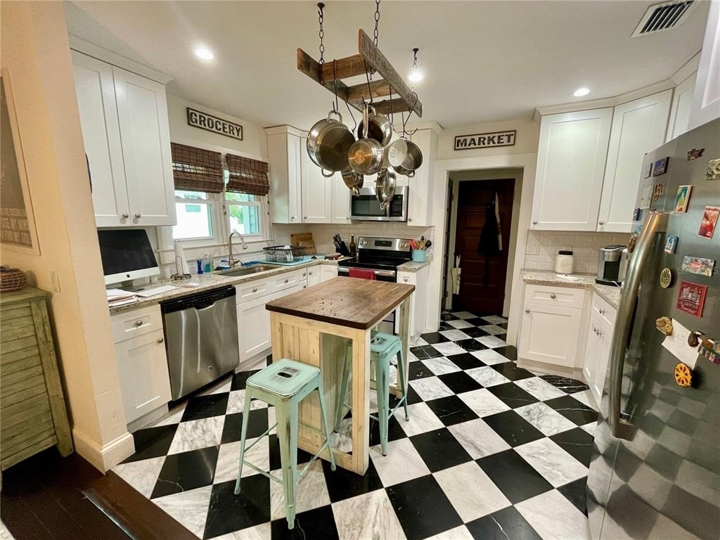2703 10th Avenue W - Photo 10