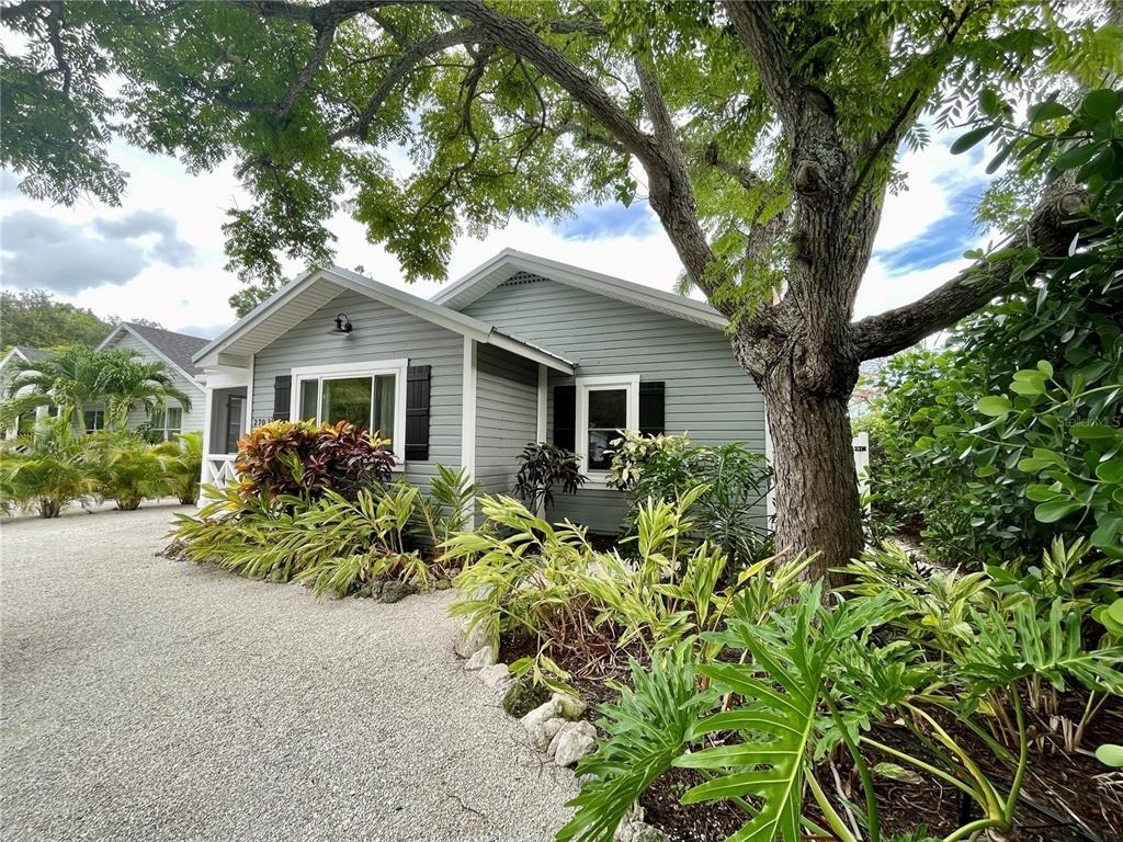 2703 10th Avenue W - Photo 0