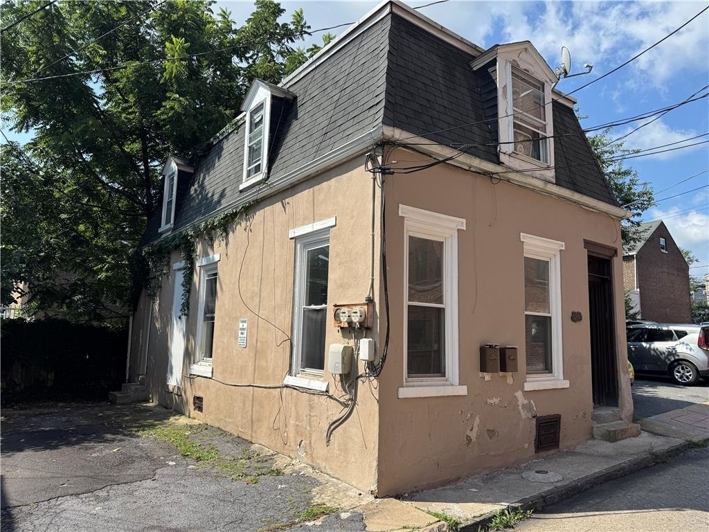 812 Chestnut Street - Photo 2
