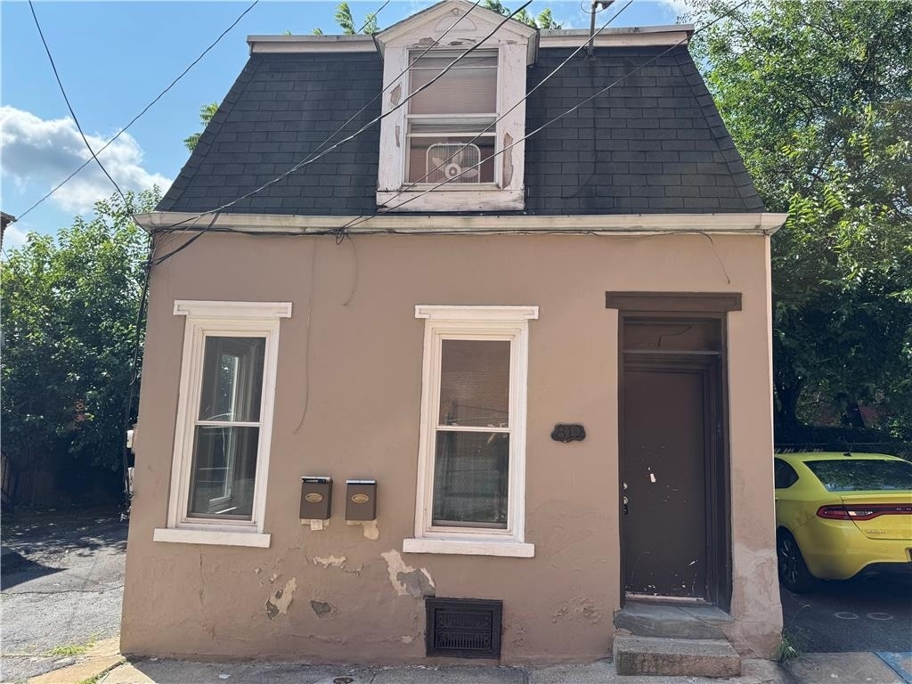 812 Chestnut Street - Photo 0