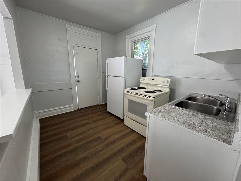 812 Chestnut Street - Photo 3