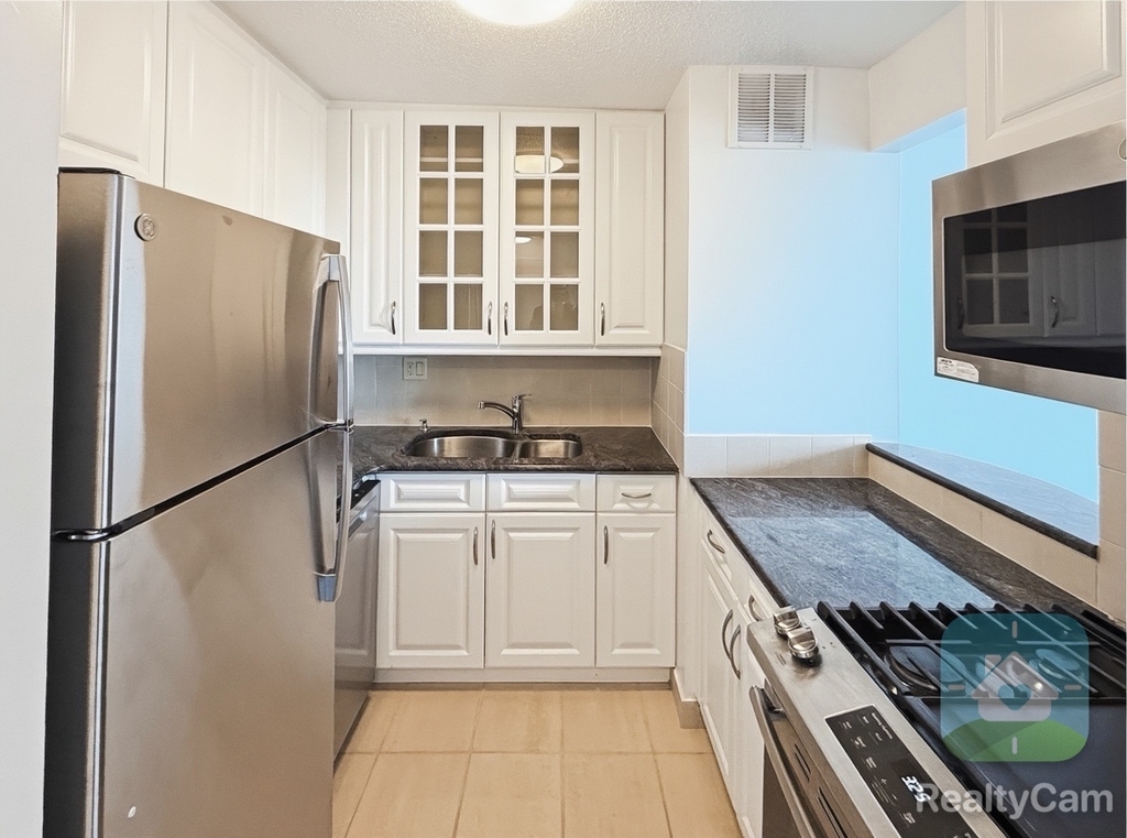 490 2nd Avenue - Photo 4