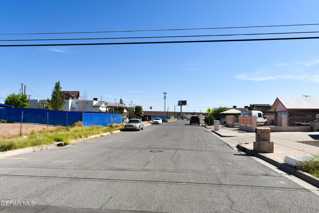 9905 Taj Mahal Street - Photo 2