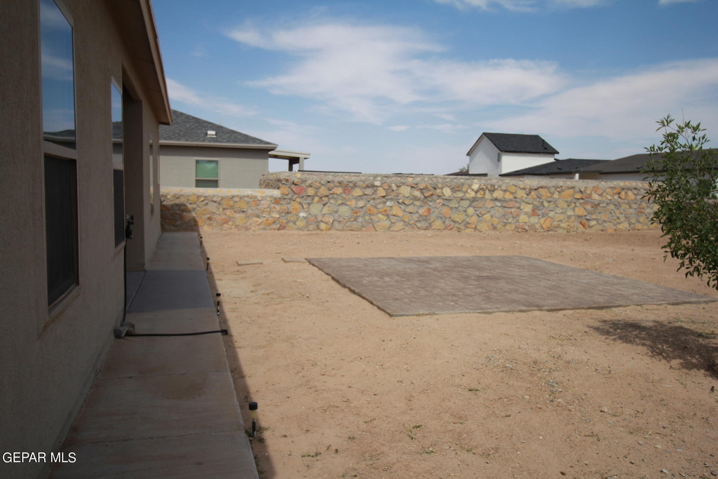 620 Adrian Arellano Street W - Photo 89