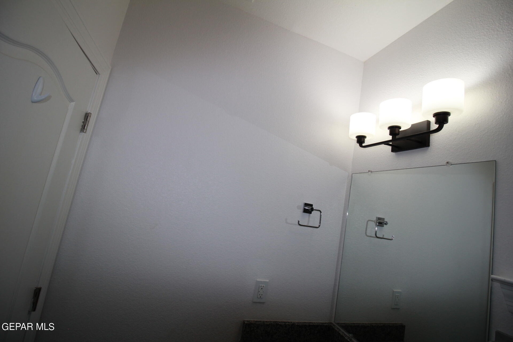 620 Adrian Arellano Street W - Photo 57
