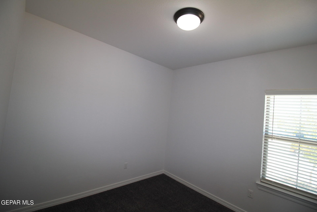 620 Adrian Arellano Street W - Photo 66