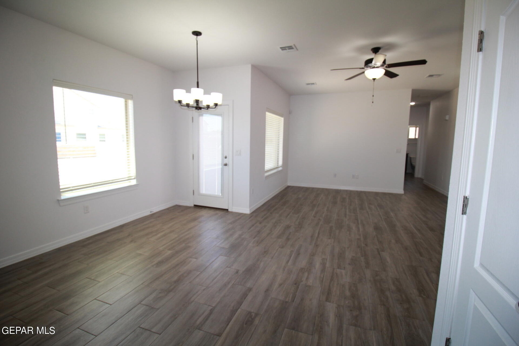 620 Adrian Arellano Street W - Photo 19