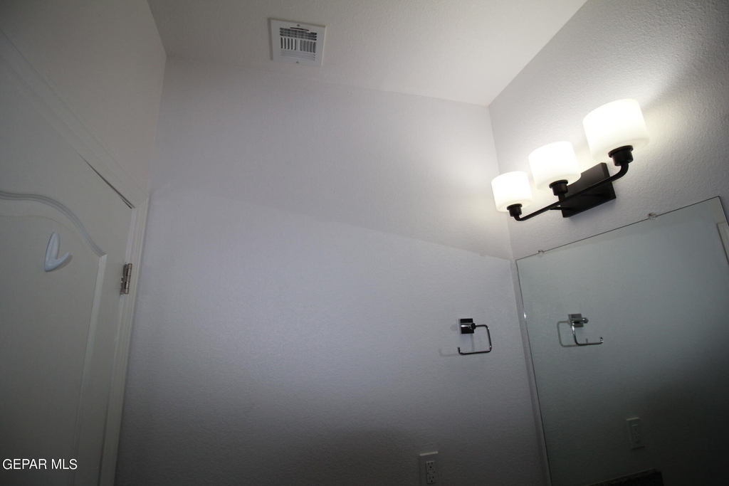 620 Adrian Arellano Street W - Photo 58