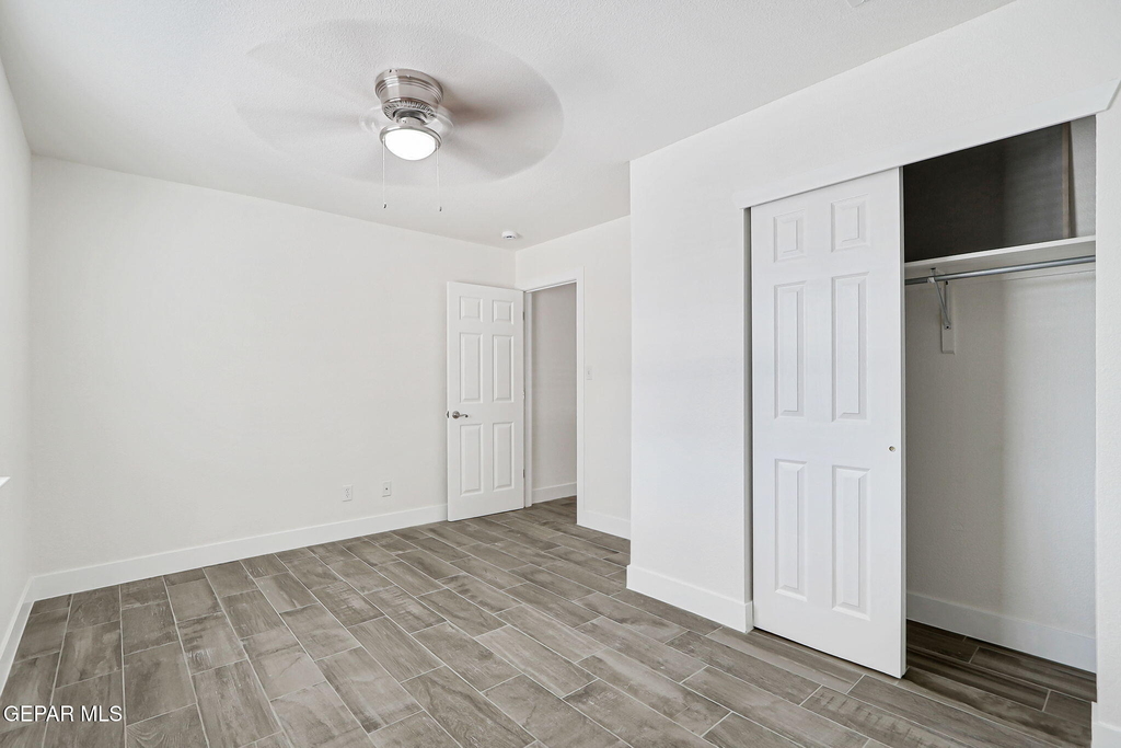 7235 Royal Arms Drive - Photo 23