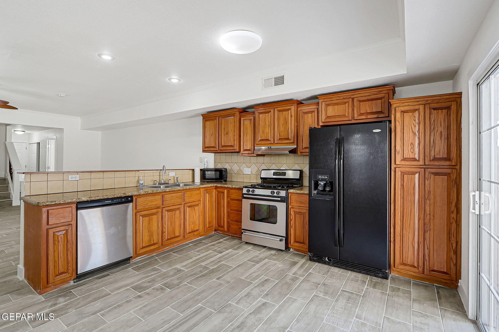 7235 Royal Arms Drive - Photo 11