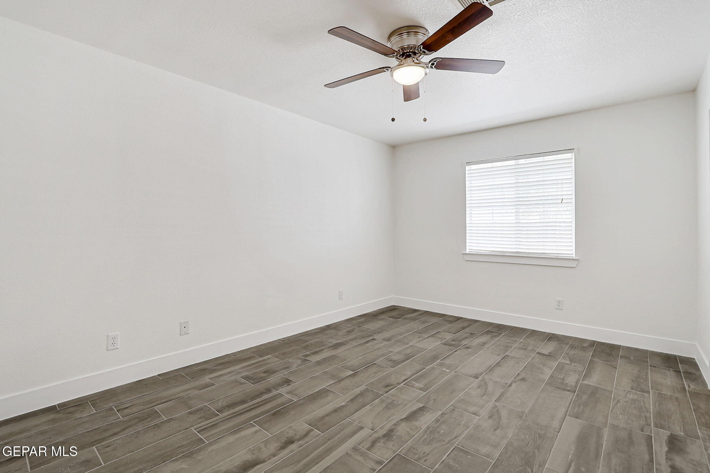 7235 Royal Arms Drive - Photo 20