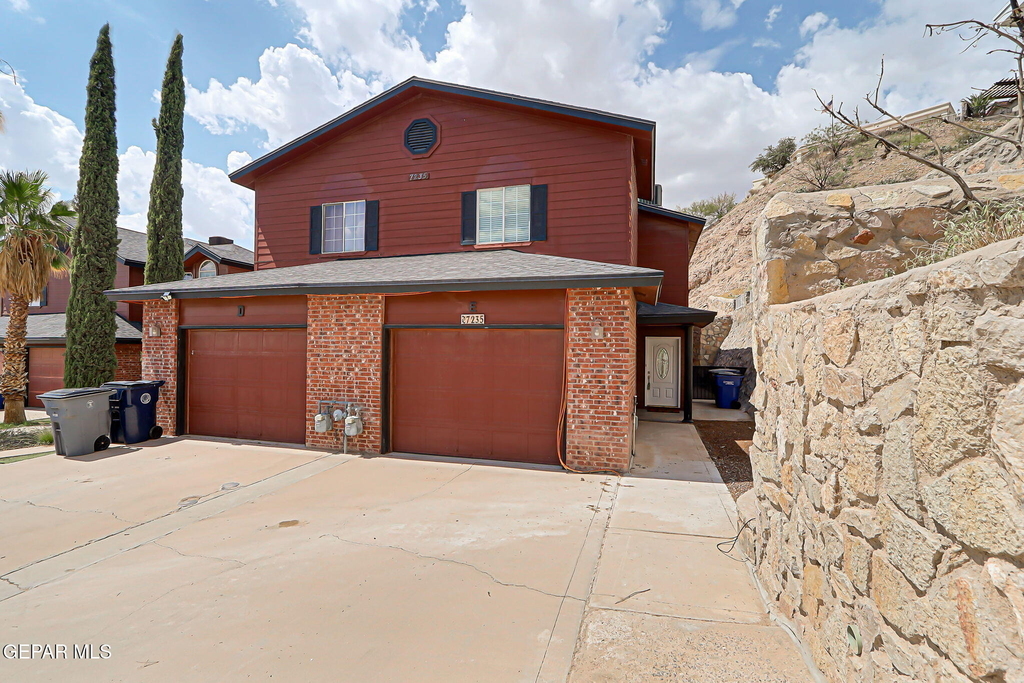 7235 Royal Arms Drive - Photo 2