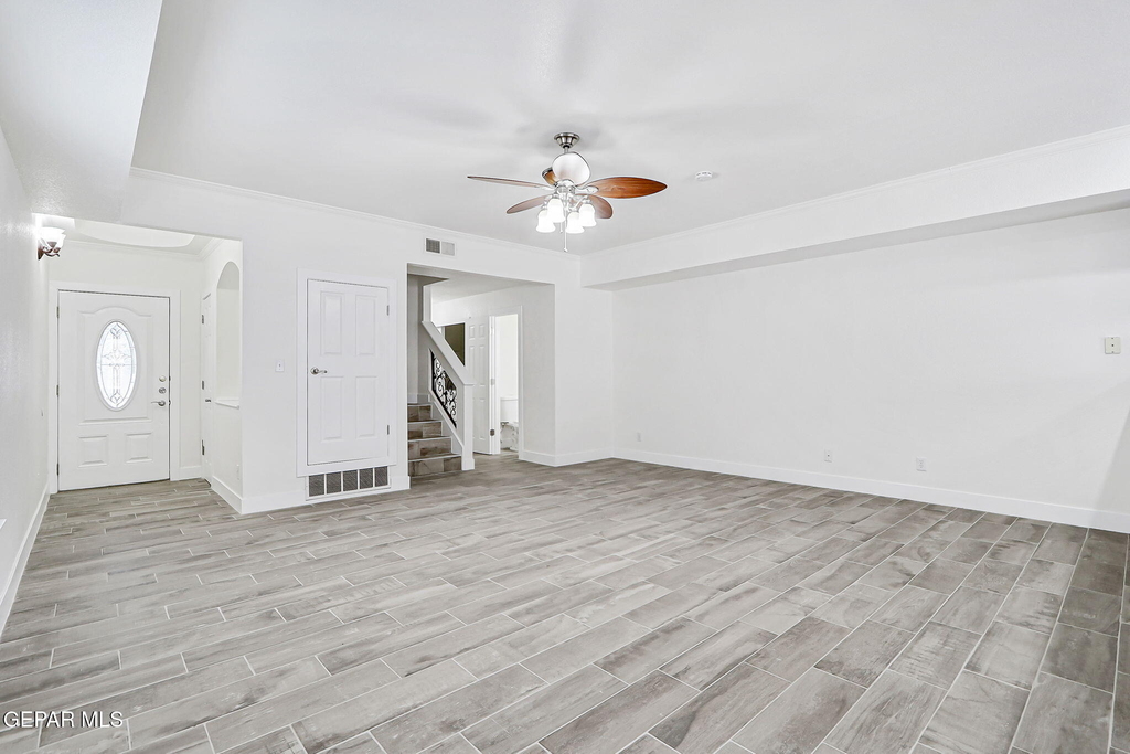 7235 Royal Arms Drive - Photo 8