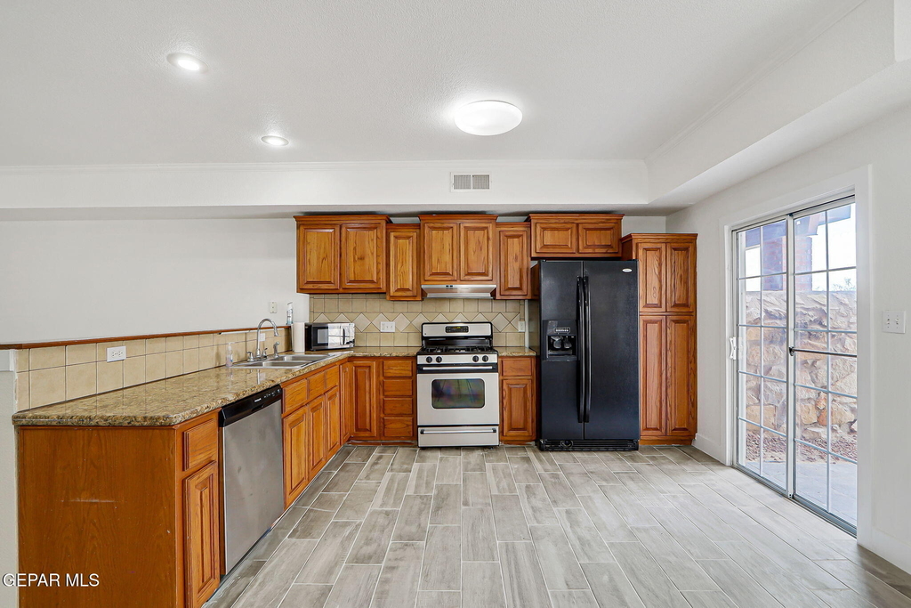 7235 Royal Arms Drive - Photo 12