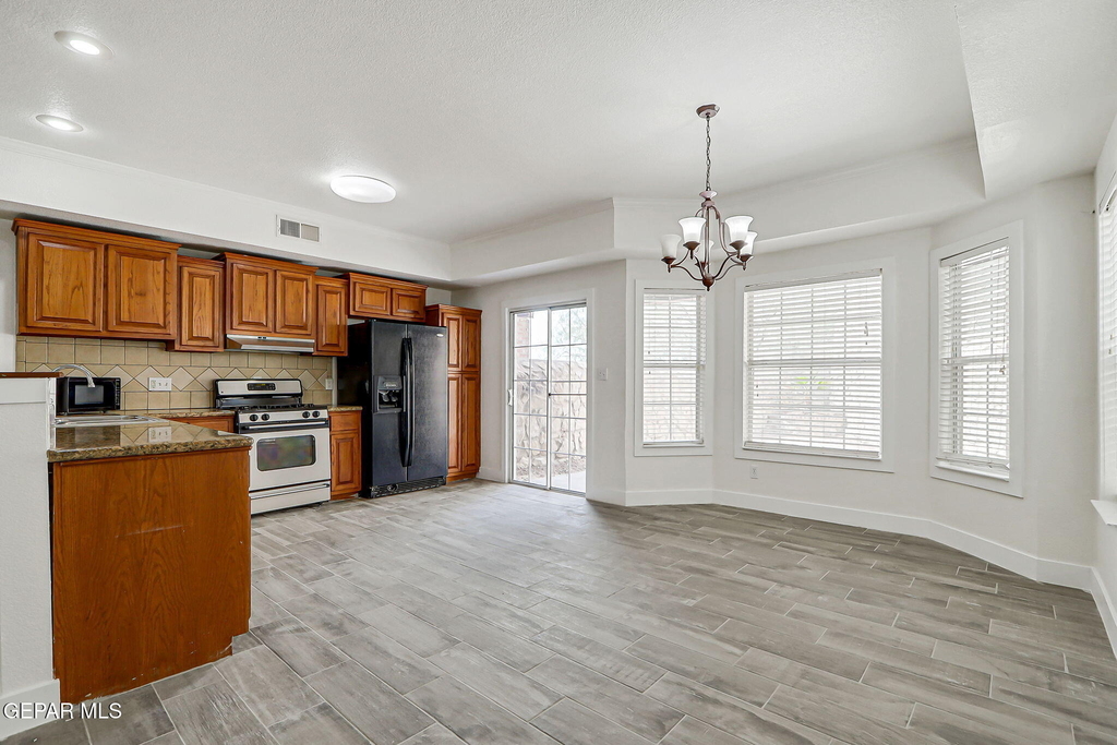 7235 Royal Arms Drive - Photo 9