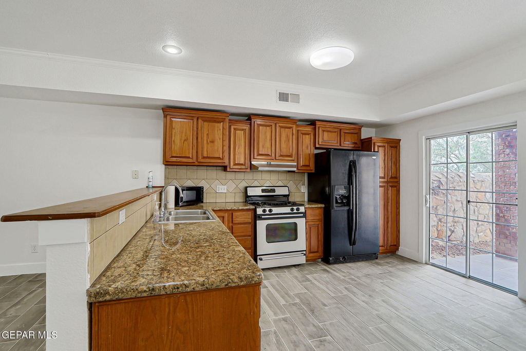 7235 Royal Arms Drive - Photo 13