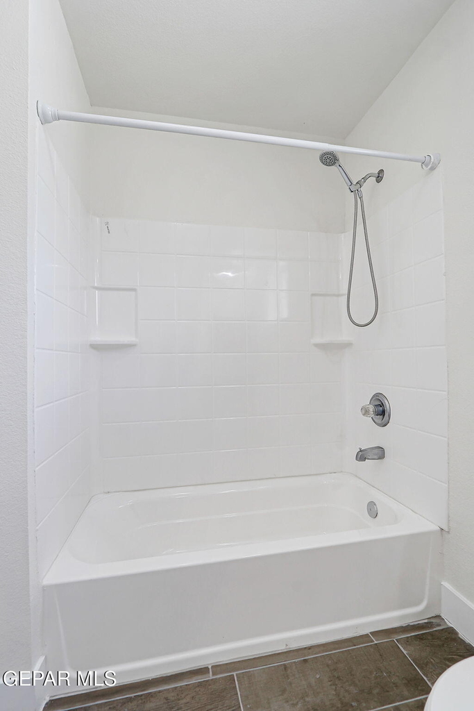7235 Royal Arms Drive - Photo 28