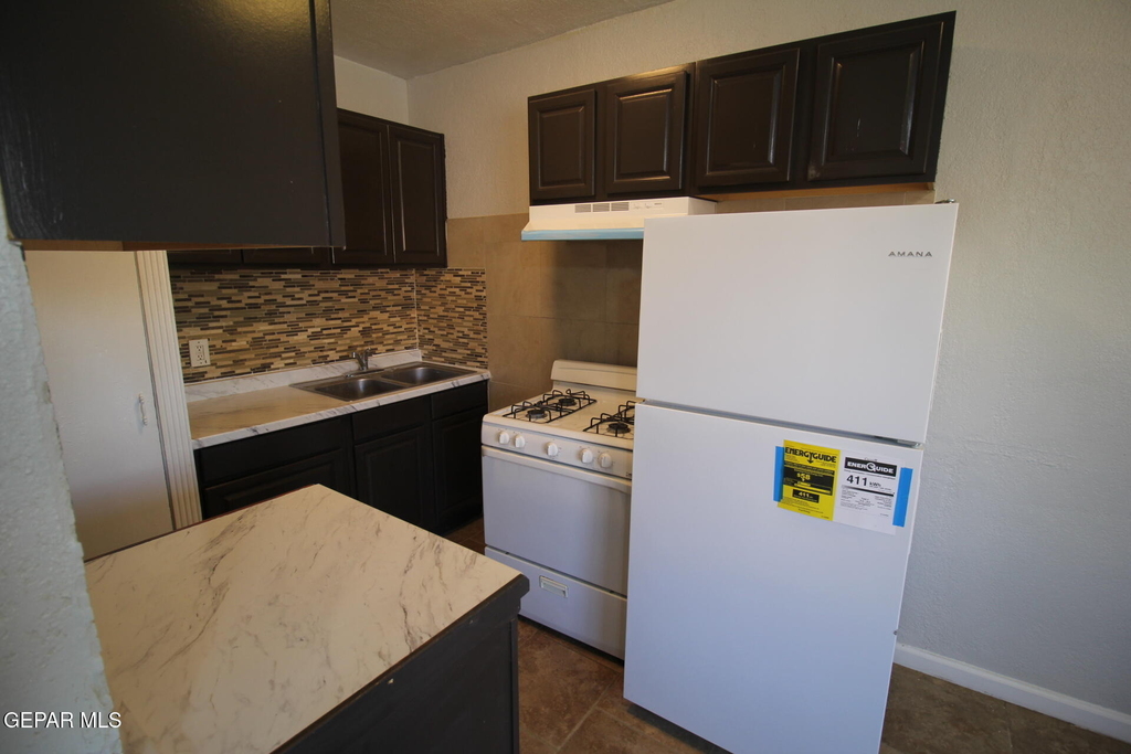 8903 Old County Road - Photo 4