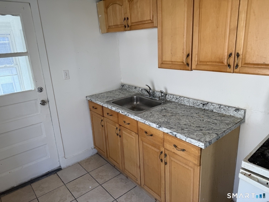97 Bissell Street - Photo 12