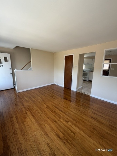 7 Eclipse Avenue - Photo 4