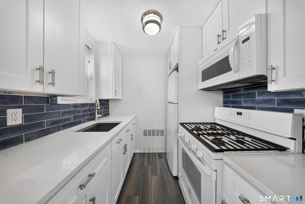 140 Grove Street - Photo 6