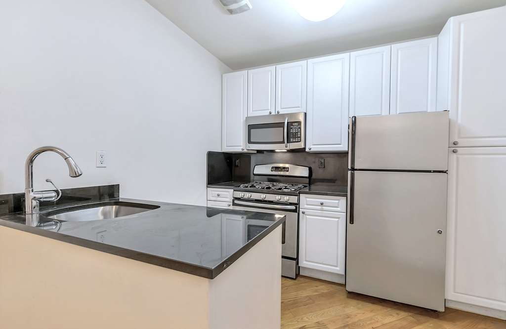 East 70th Street - Photo 1