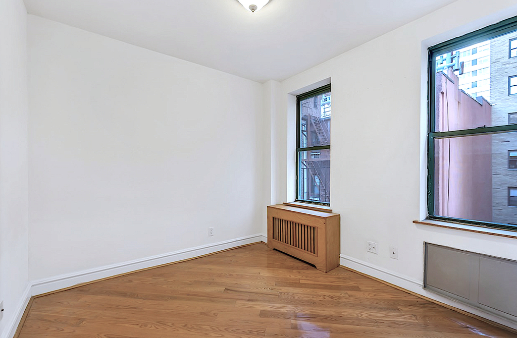 East 70th Street - Photo 2