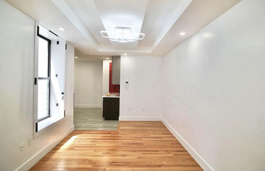 279 Kosciuszko Street - Photo 2
