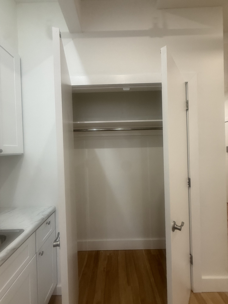 248 West 35th Street - Photo 6