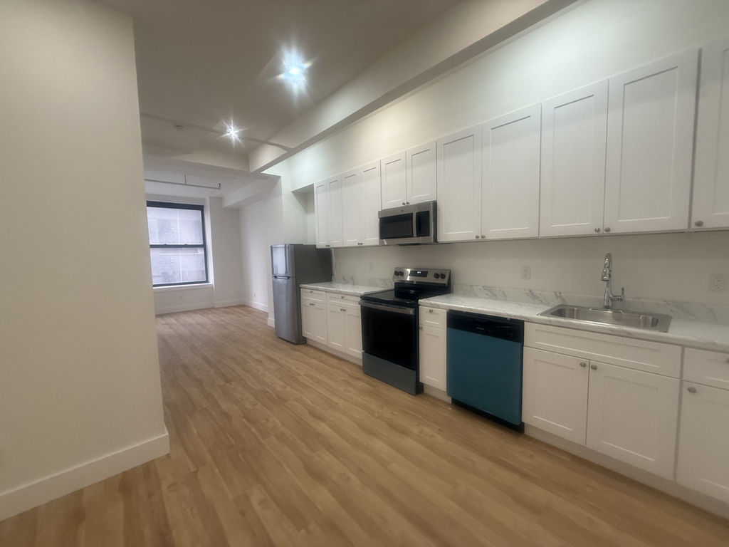 248 West 35th Street - Photo 7