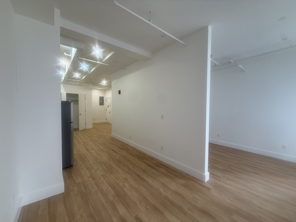 248 West 35th Street - Photo 2