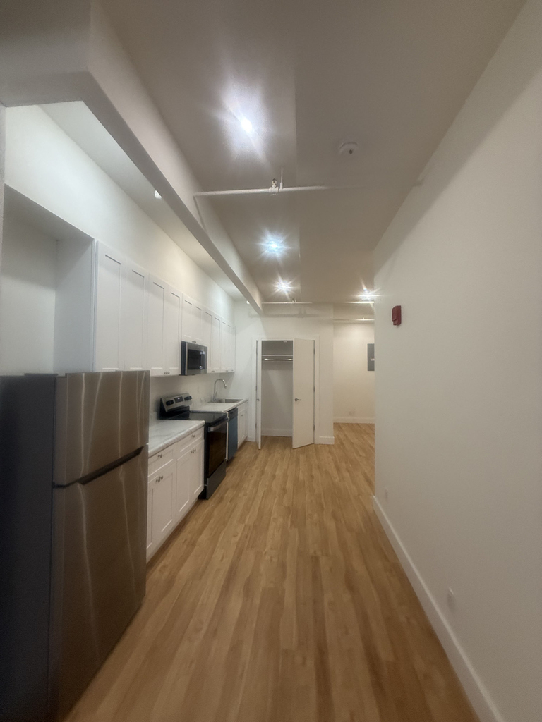 248 West 35th Street - Photo 5