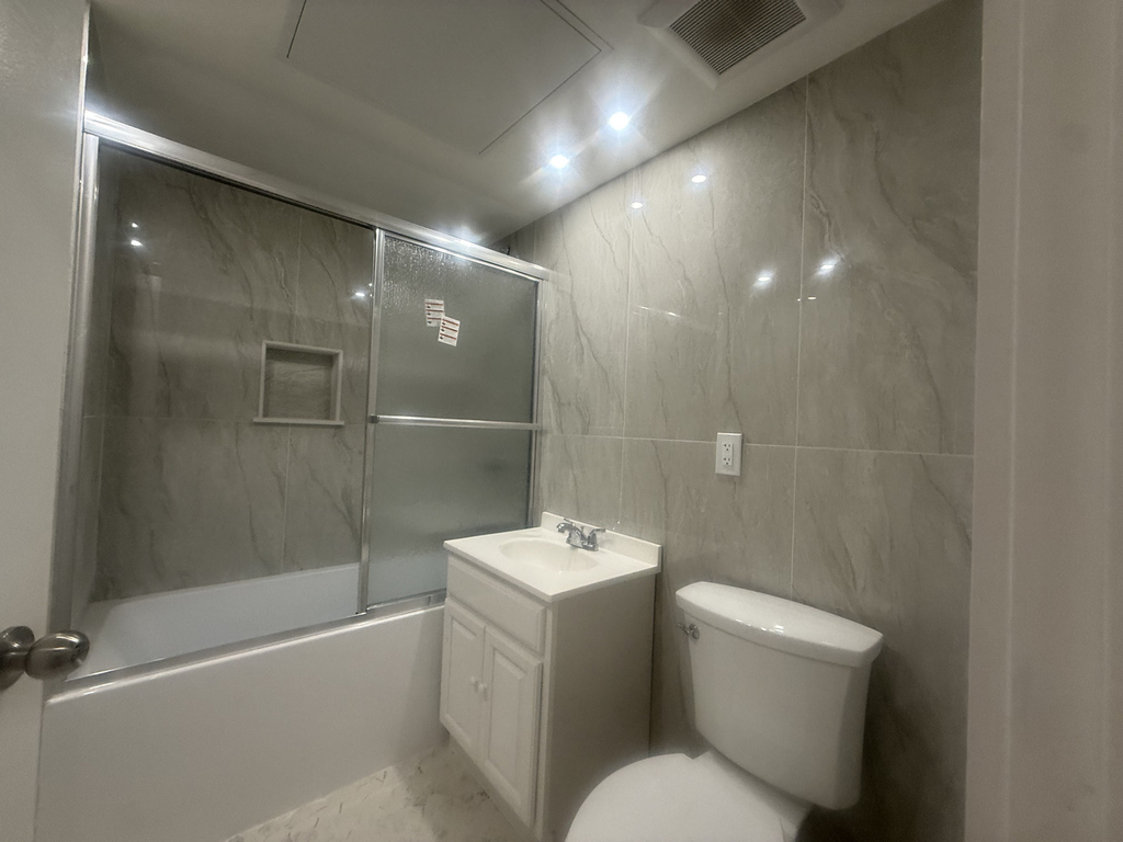248 West 35th Street - Photo 9