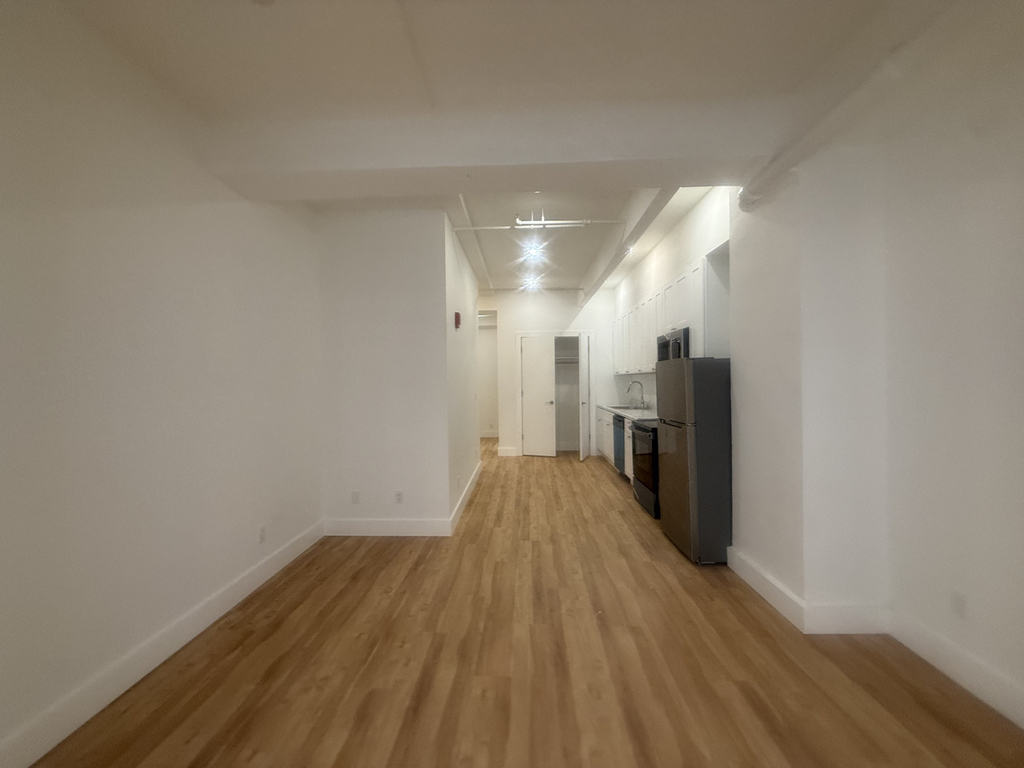 248 West 35th Street - Photo 4