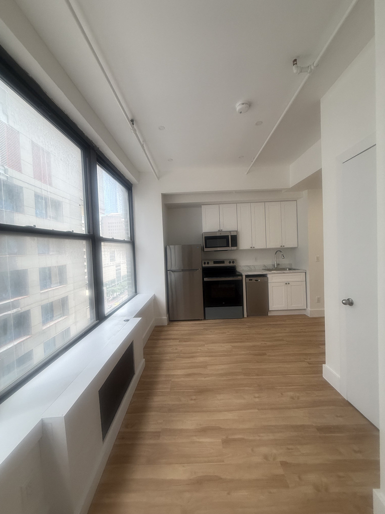 248 West 35th Street - Photo 4