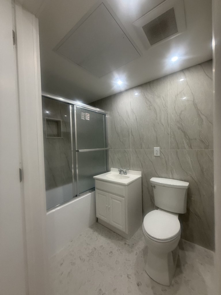 248 West 35th Street - Photo 10