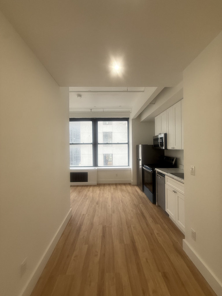 248 West 35th Street - Photo 8