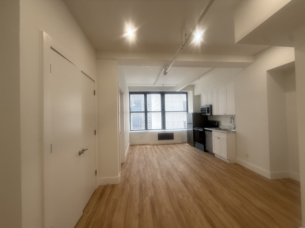 248 West 35th Street - Photo 4