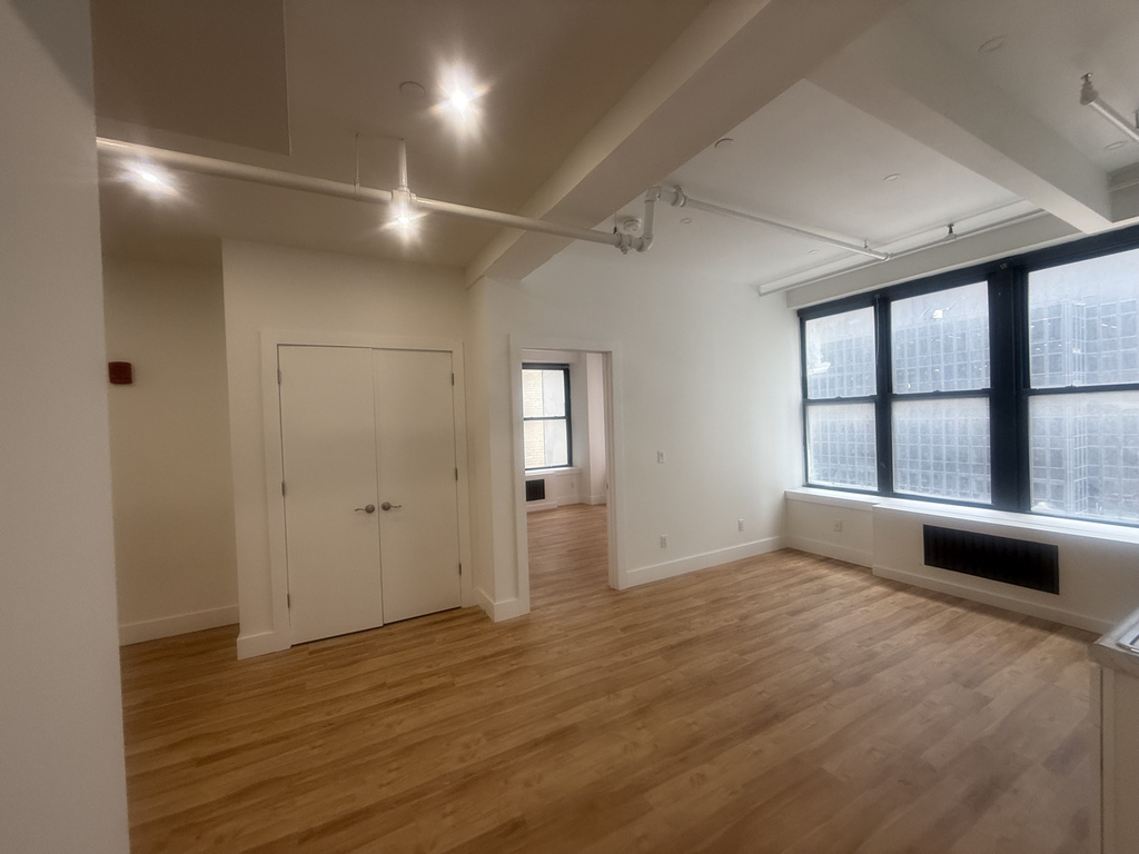 248 West 35th Street - Photo 7