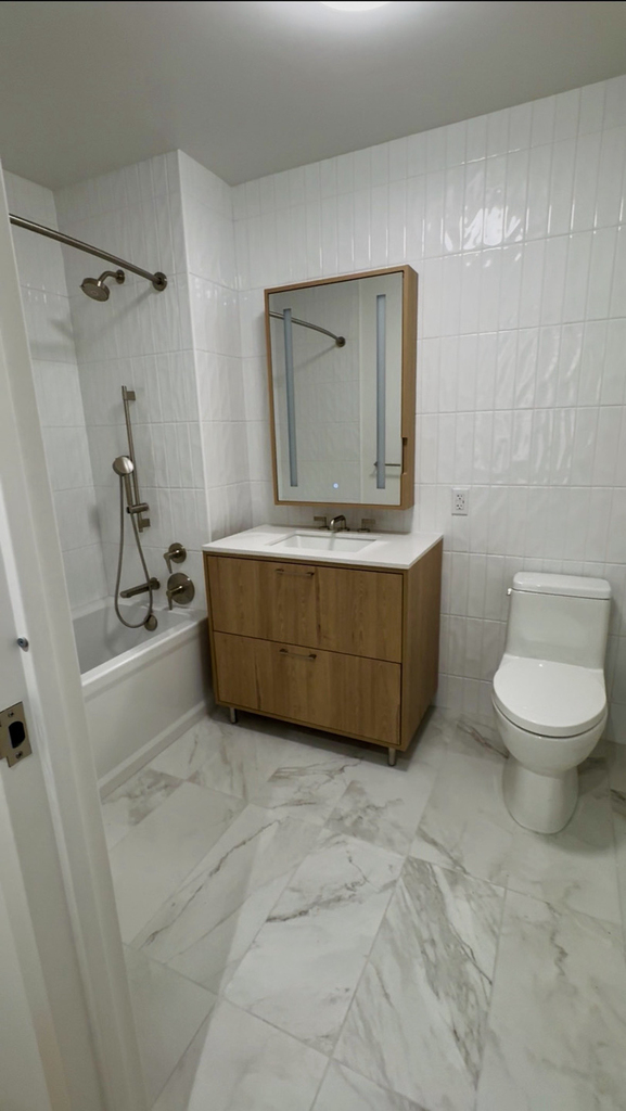 18 India Street - Photo 3