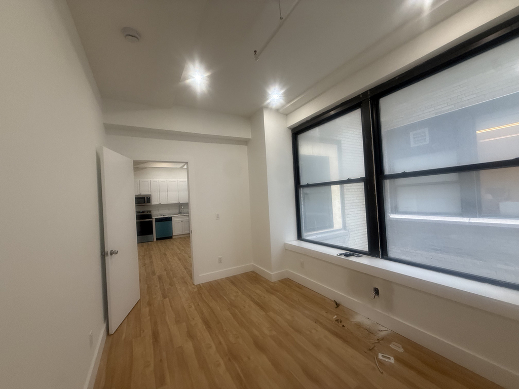 248 West 35th Street - Photo 8