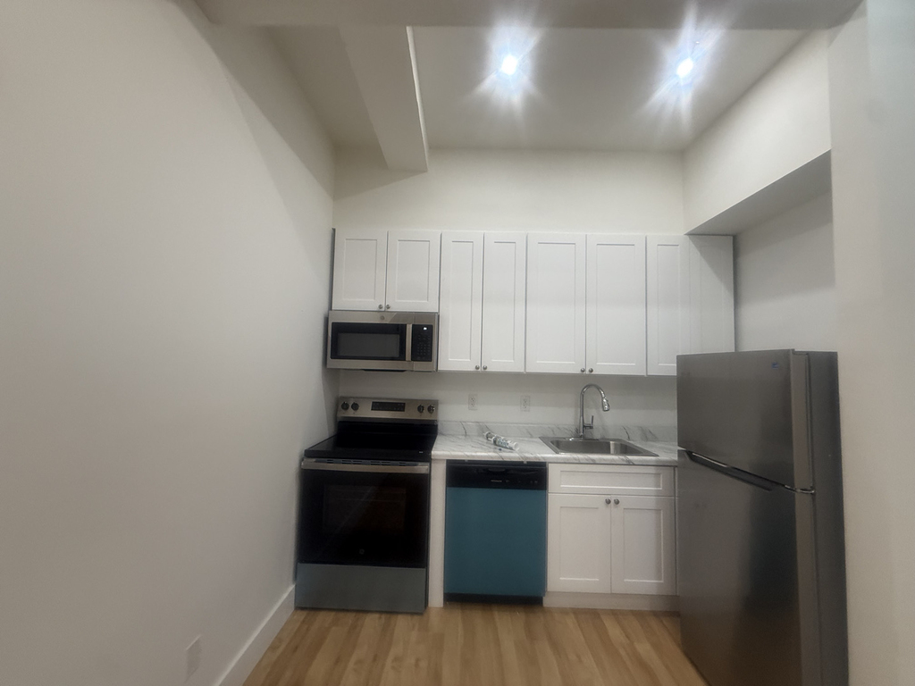 248 West 35th Street - Photo 2