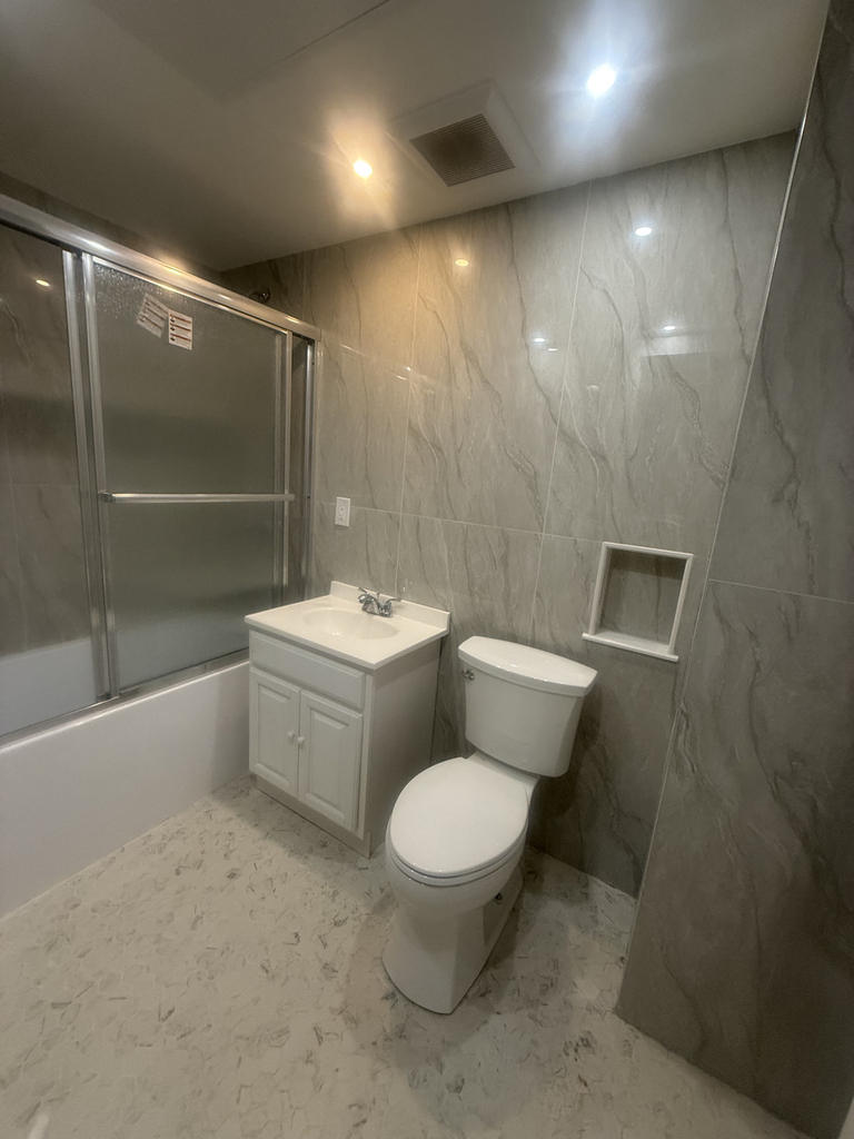 248 West 35th Street - Photo 6