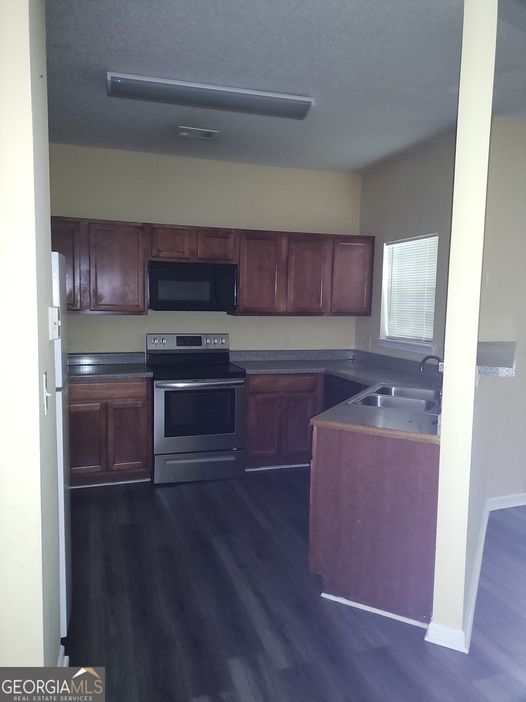 7306 Bridlewood Court - Photo 8