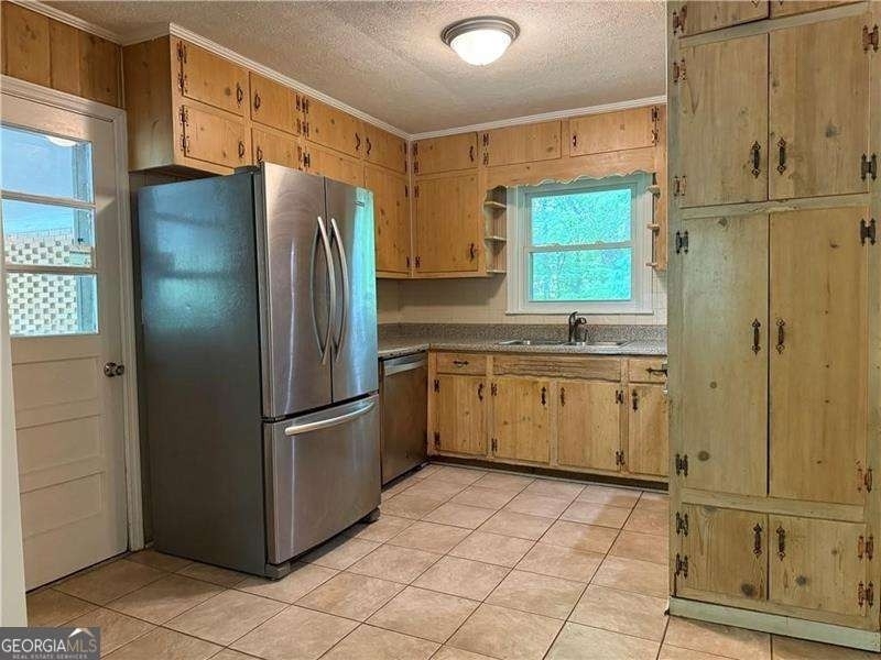 782 Prince Avenue - Photo 1