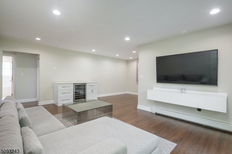 320 South - Photo 5